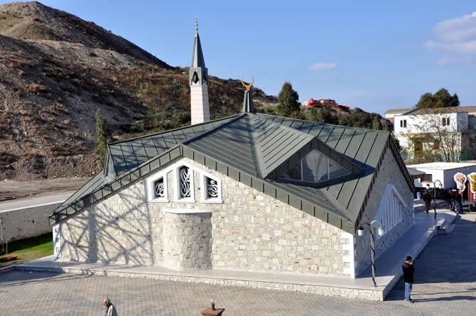 Piri Reis Camii ibadete açıldı